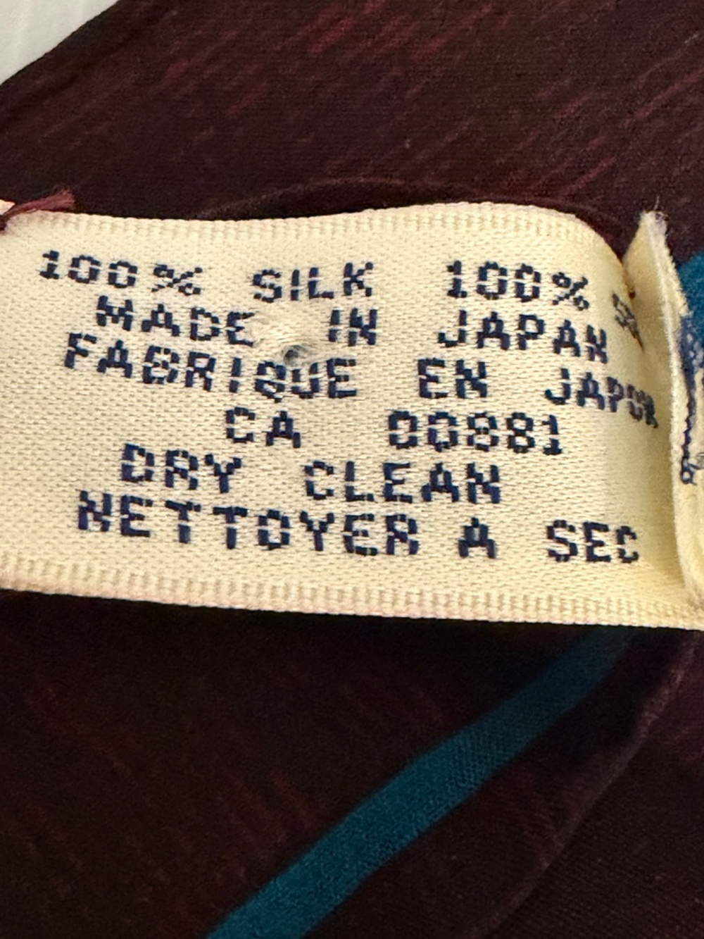 Albert Nipon Vintage Scarf 100% Silk. Made in Japan - Picture 3 of 8